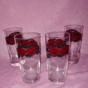Set of four 🍎 drink glasses.